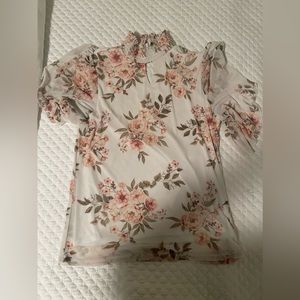 Floral top with sheer sleeves Size L
